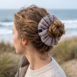 scrunchie inverno tricot bege rosa palido la mohair soft sands coastland streetwear