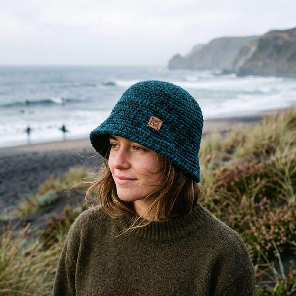 chapeu bucket hat crochet mesclado azul petroleo cinzento escuro teal shadow coastland streetwear